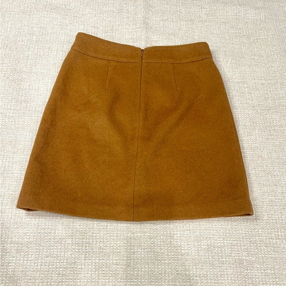 Ann Taylor Loft Camel Wool Skirt. Size 0 - Picture 4 of 4